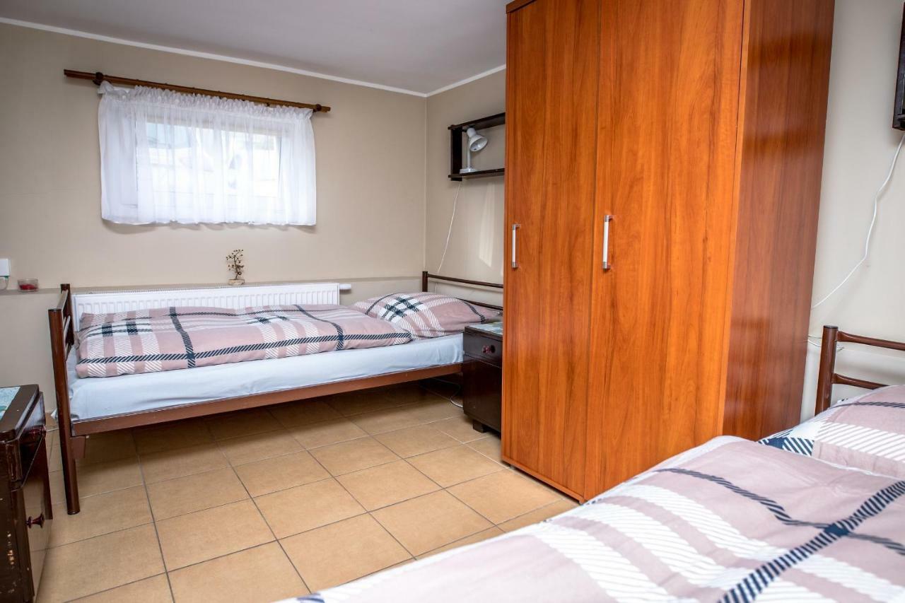 Pokoje Goscinne Arkadia Września Esterno foto