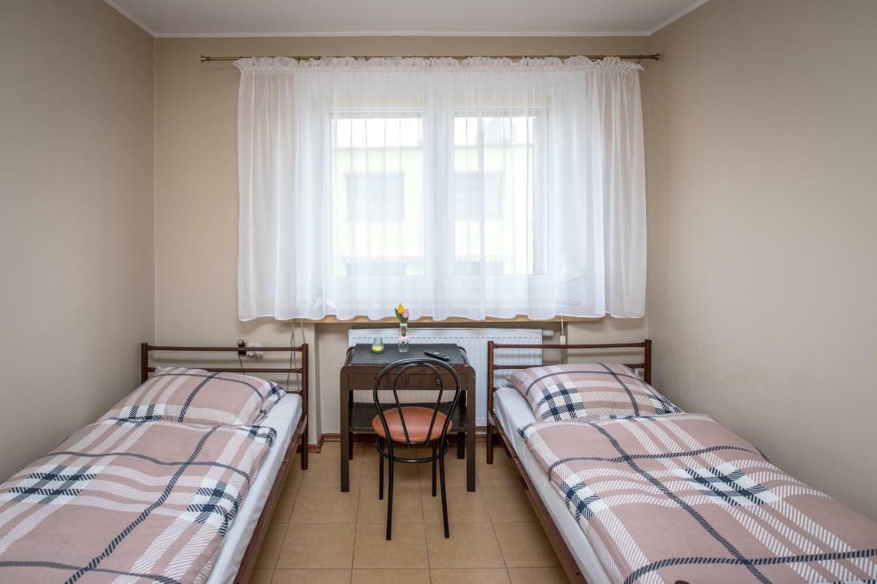 Pokoje Goscinne Arkadia Września Esterno foto