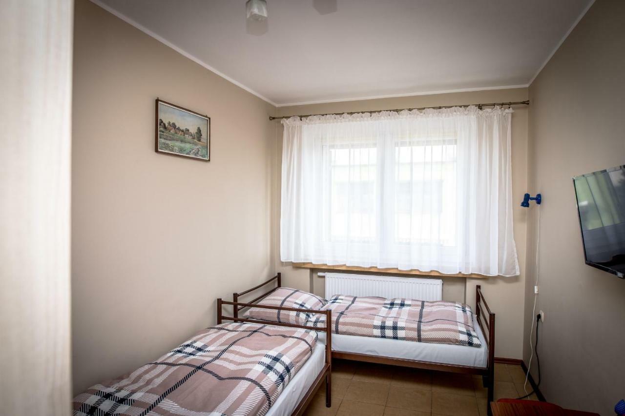 Pokoje Goscinne Arkadia Września Esterno foto